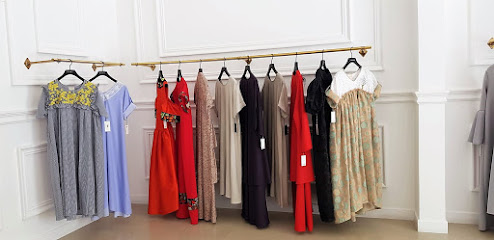 Runway Boutique - شارع البديع، - +973 3974 9311
